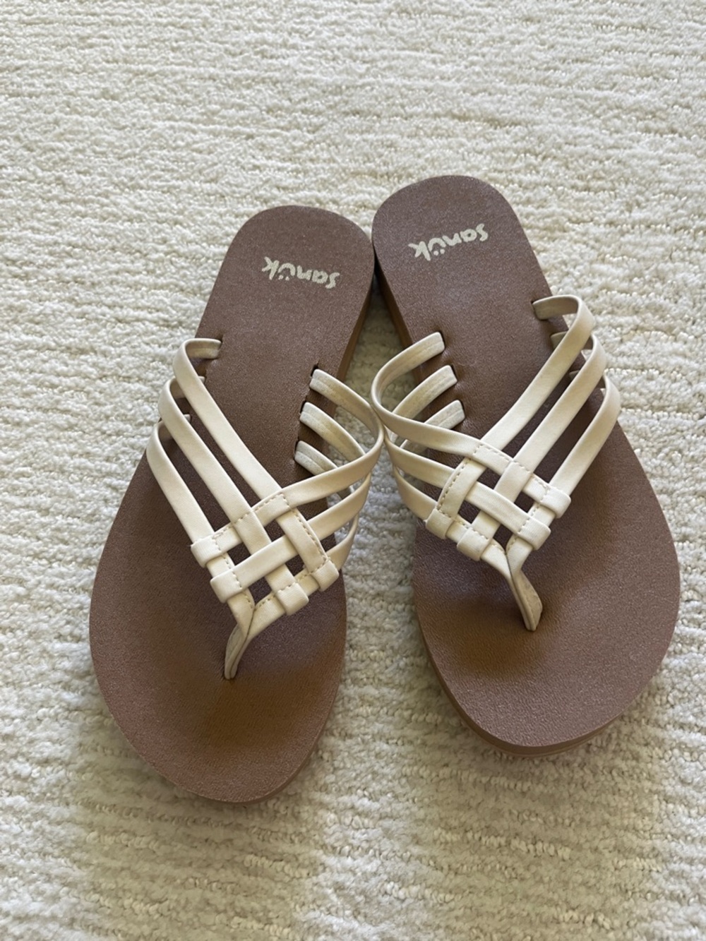 Sanuk Women's Cream Strappy Woven Toe-Post Sandals